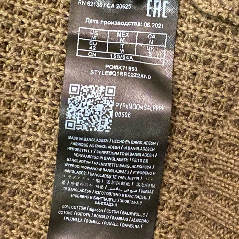 Guess • Medium • Green Long Sleeve Choker Knit Top - Picture 9 of 10